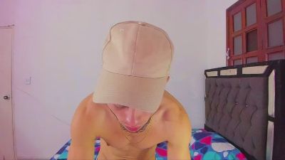 Zeus_Eddy live cam on Cam4