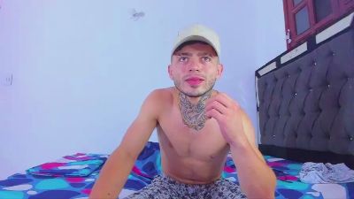 Zeus_Eddy live cam on Cam4