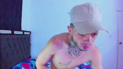 Zeus_Eddy live cam on Cam4