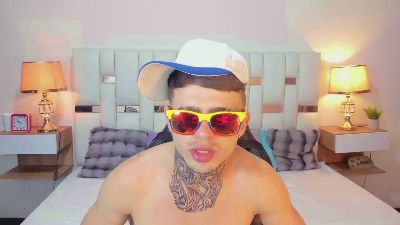 Zeus_damian21 live cam on Cam4
