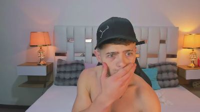 Zeus_damian21 live cam on Cam4