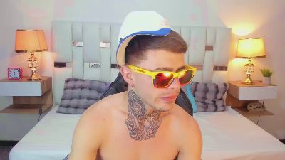 Zeus_damian21 live cam on Cam4