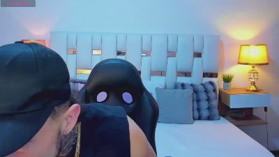 Zeus_damian21 live cam on Cam4