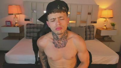 Zeus_damian21 live cam on Cam4