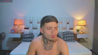 Zeus_damian21 live cam on Cam4