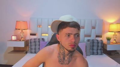 Zeus_damian21 live cam on Cam4