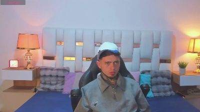 Zeus_damian21 live cam on Cam4