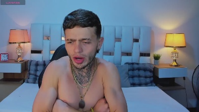 Zeus_damian21 live cam on Cam4