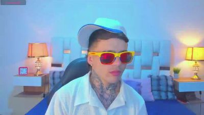 Zeus_damian21 live cam on Cam4