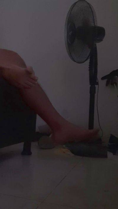 Zharhot live cam on Cam4