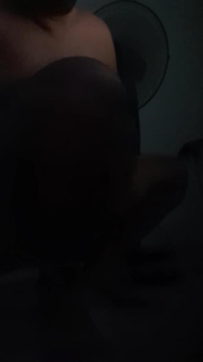 Zharhot live cam on Cam4