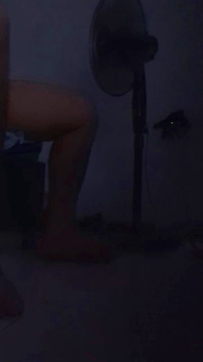 Zharhot live cam on Cam4