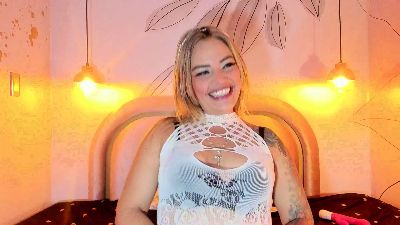 ZihaAdams_ live cam on Cam4