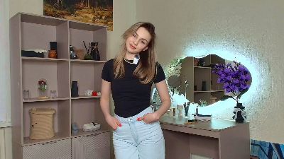 Profile and Statistics for ZinaCraan on Cam4