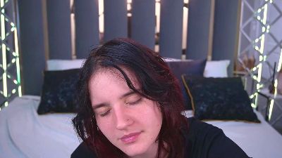 ZlataSkyz live cam on Cam4