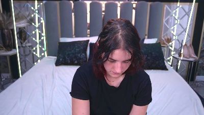 ZlataSkyz live cam on Cam4