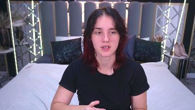 ZlataSkyz live cam on Cam4