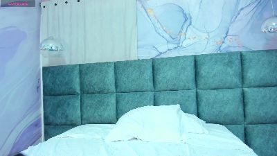 ZoeMorelli live cam on Cam4