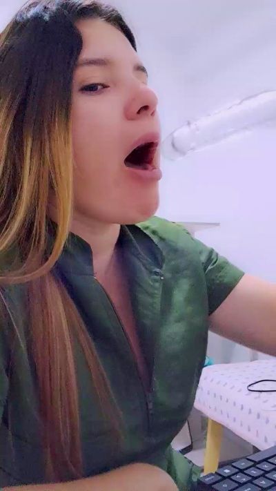 Zoey777 live cam on Cam4