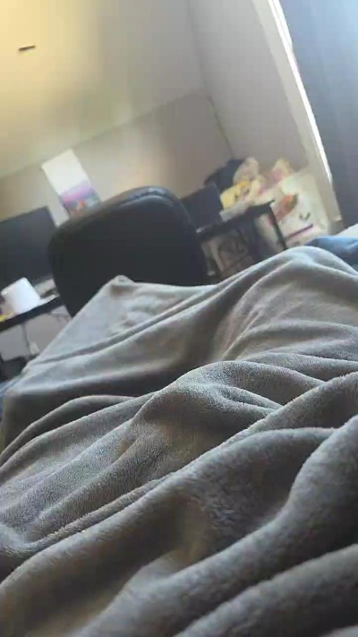 Zommeee live cam on Cam4