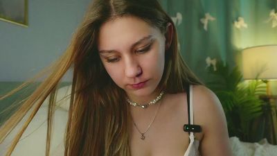 ZoniaHummert live cam on Cam4