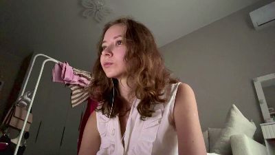 ZulaLoncaric live cam on Cam4