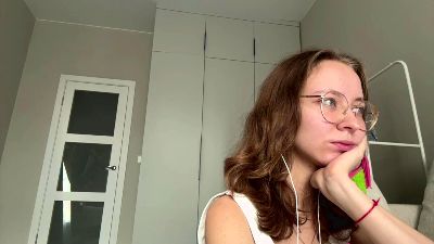 ZulaLoncaric live cam on Cam4