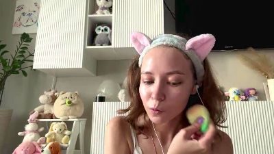ZulaLoncaric live cam on Cam4