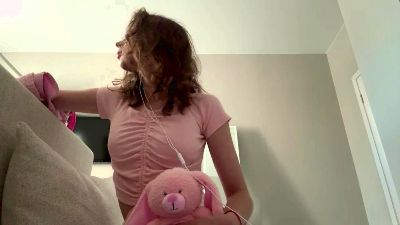 ZulaLoncaric live cam on Cam4