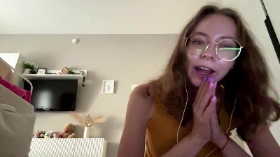 ZulaLoncaric live cam on Cam4