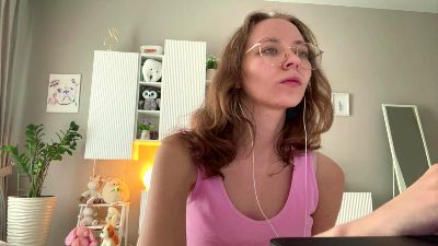 ZulaLoncaric live cam on Cam4