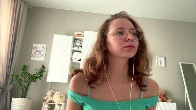 ZulaLoncaric live cam on Cam4