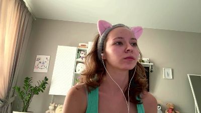 ZulaLoncaric live cam on Cam4