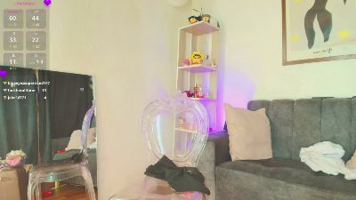 Zully_Green live cam on Cam4