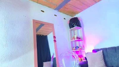 Zully_Green live cam on Cam4