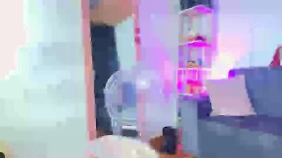 Zully_Green live cam on Cam4