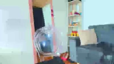 Zully_Green live cam on Cam4