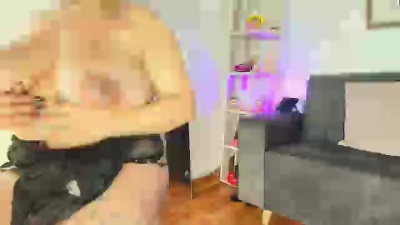 Zully_Green live cam on Cam4