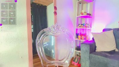 Zully_Green live cam on Cam4