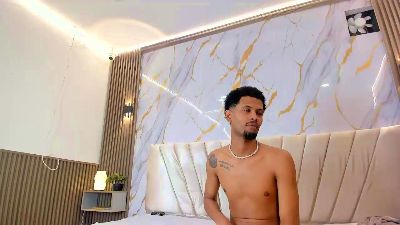 Zuri_Denzel live cam on Cam4