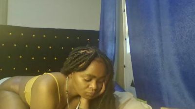 Zuri_ii live cam on Cam4