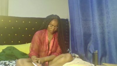 Zuri_ii live cam on Cam4