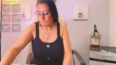 Zuzana_21 live cam on Cam4