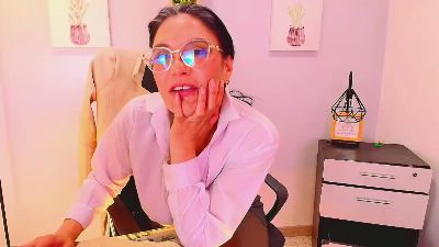 Zuzana_21 live cam on Cam4