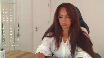 _Just_a_queen_3 live cam on Cam4