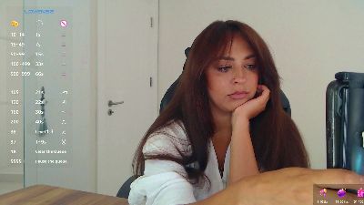 _Just_a_queen_3 live cam on Cam4