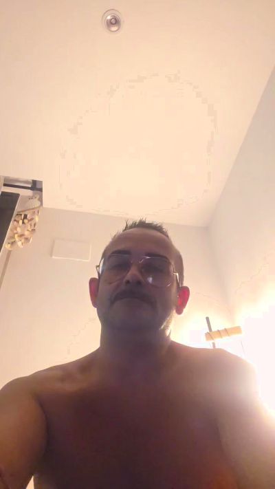 _MORENIT0_ live cam on Cam4