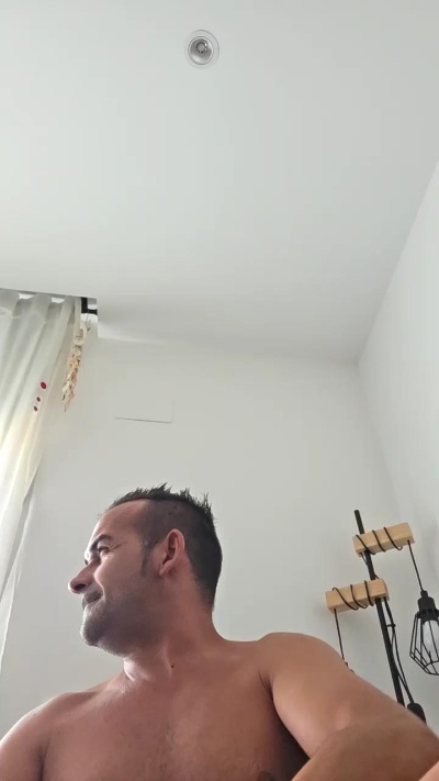 _MORENIT0_ live cam on Cam4