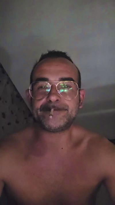 _MORENIT0_ live cam on Cam4