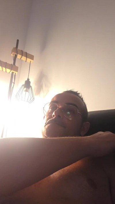 _MORENIT0_ live cam on Cam4